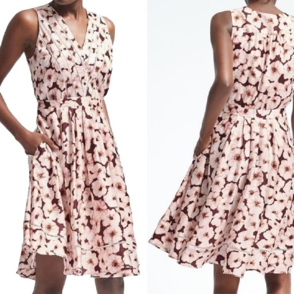 Banana Republic Dresses & Skirts - Banana Republic Cabernet Blush Floral Flare Dress